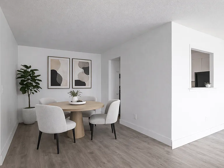 Carlyle Tower Apartments - Southfield, MI — Photo 6