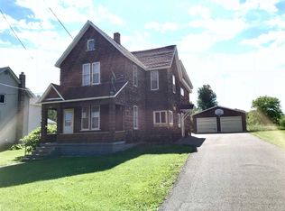 1155 S Pine St, Ishpeming, MI 49849