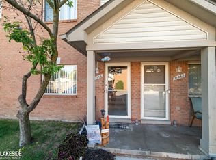 21066 Flora St #8, Roseville, MI 48066