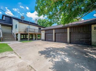 915 Baker Rd, Rosenberg, TX 77471