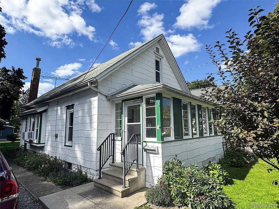 1st image of 607 N Oak St
