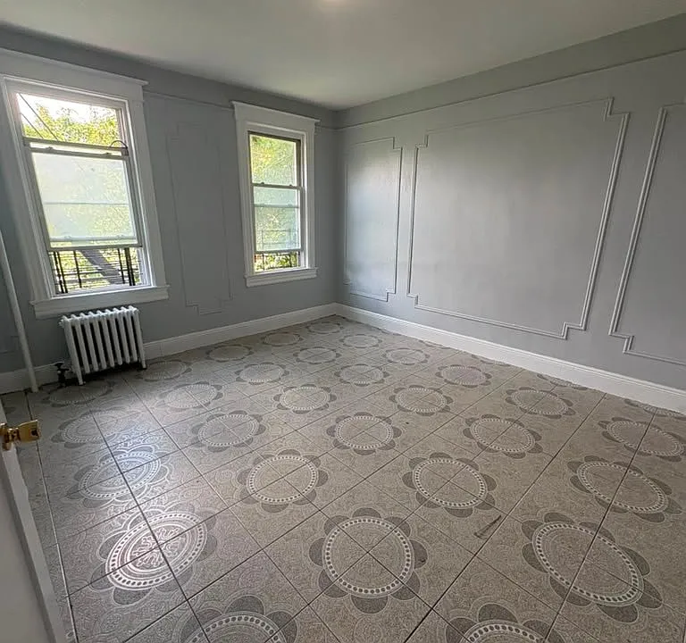 127 Stanley Ave #2