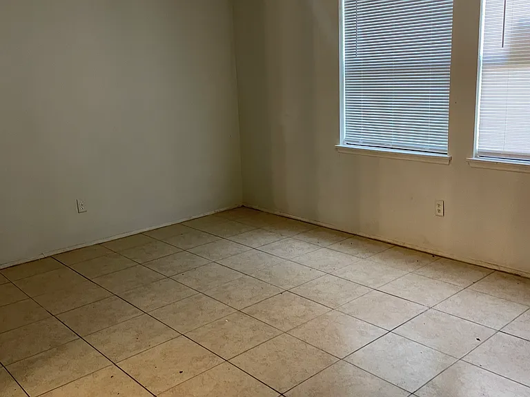 14031 Callahan Dr — Photo 1