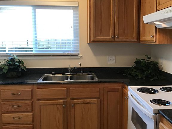 4th image of 9203 Henley Way