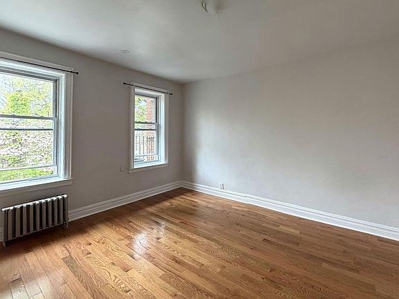 4th image of 880 E 45th St #Penthouse