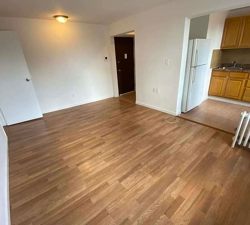 1st image of 3110 Broadway #2