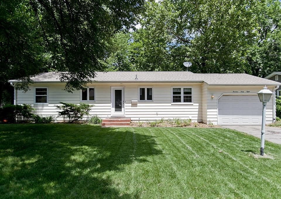 1st image of 1448 Parkwood Dr SE