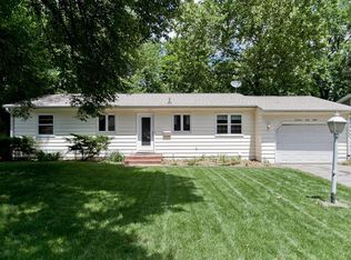 1448 Parkwood Dr SE, Cedar Rapids, IA 52403