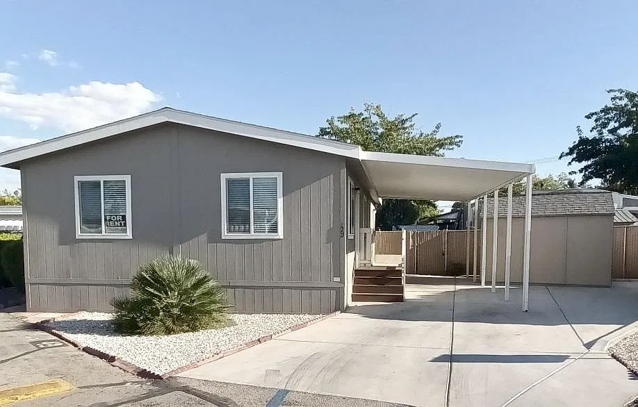 2 bed, 1.5 bath, 968 sqft, $1,600 — Photo 2