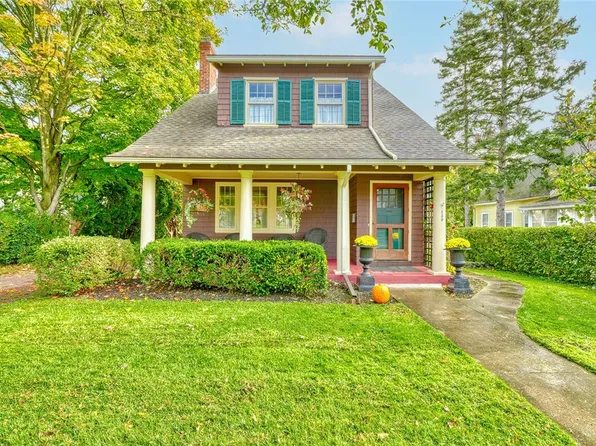 139 Park St, Canandaigua, NY 14424