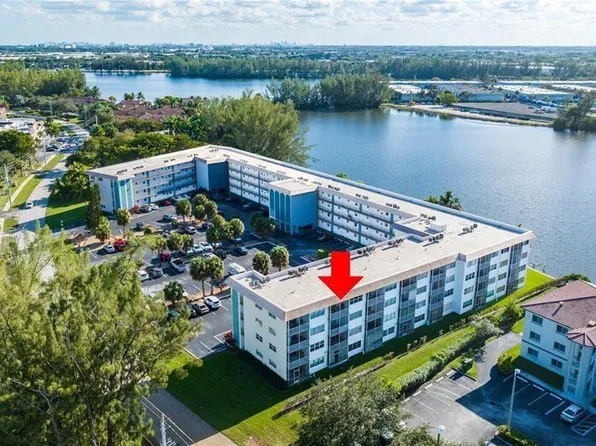 4311 Crystal Lake Drive #421, Deerfield Beach, FL 33064