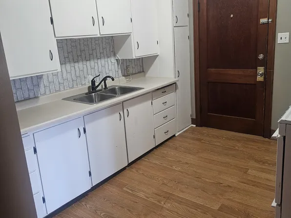 1015 Ludington St #2, Escanaba, MI 49829