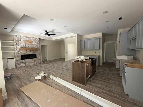 3rd image of 272 Caldwell Dr