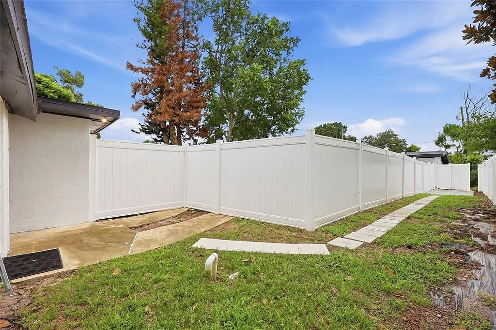 1 bed, 1.0 bath, 348 sqft, $1,400 — Photo 2