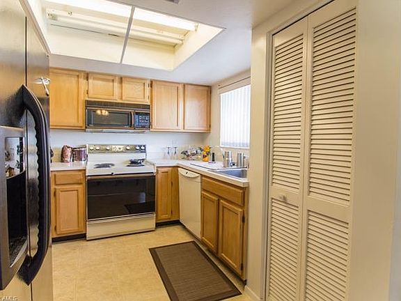 5th image of 9627 Eaton Gardens Ln APT 201