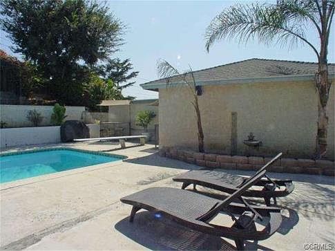 5th image of 9904 Bogardus Ave