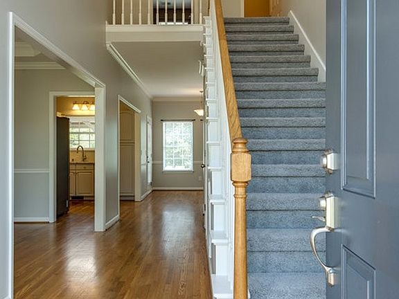3rd image of 204 Toliver Ct
