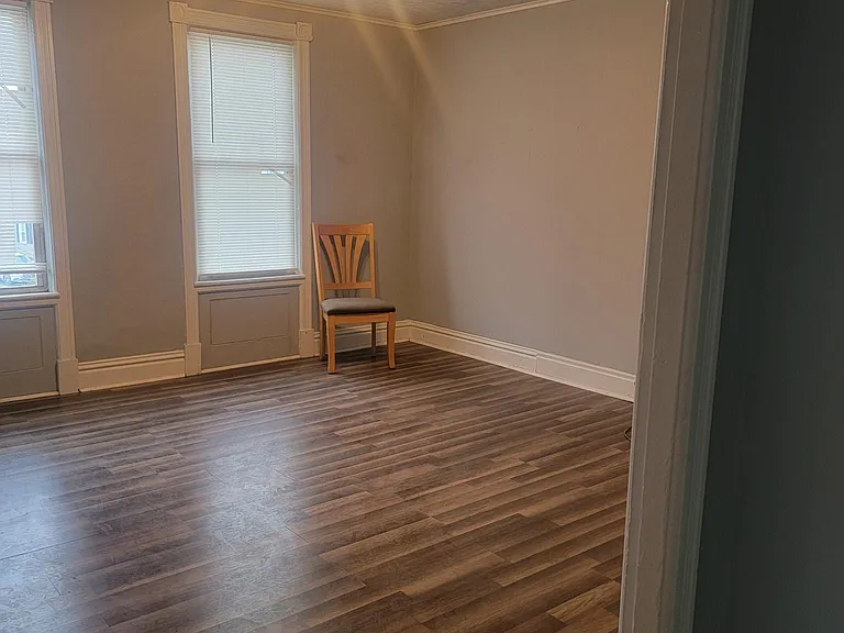 702 19th St #1 — Photo 7