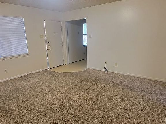 4th image of 502 Mary St #106