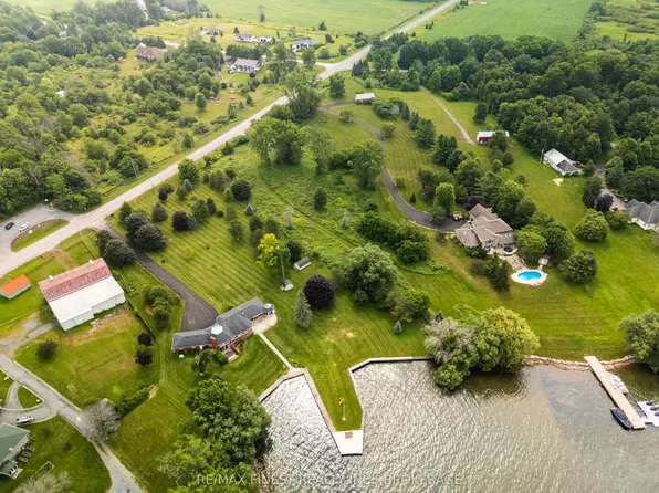 40 Howe Island Ferry Rd, Kingston, ON K7L 4V1