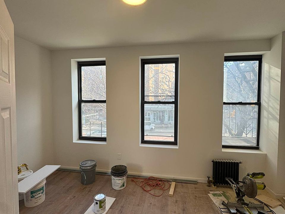1st image of 347 1st Ave APT 2