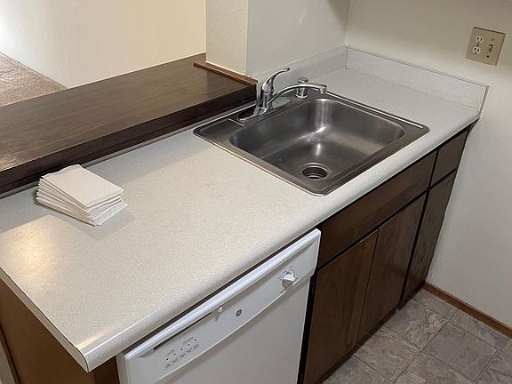 4th image of 2421 I St APT 7