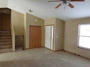 222 W Prairiefield Ave