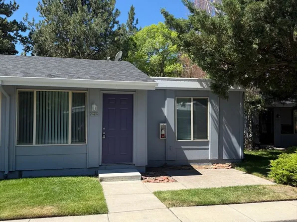 1700 NE Wells Acres Rd APT 22, Bend, OR 97701