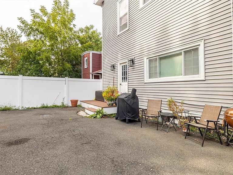 137 North St #3 — Photo 18
