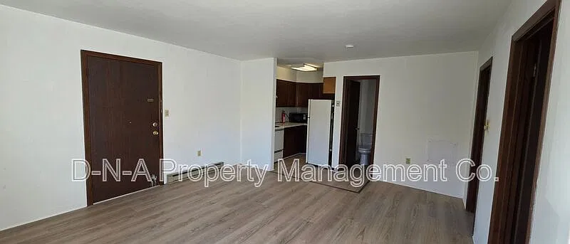 2 bed, 1.0 bath, $1,400 — Photo 4