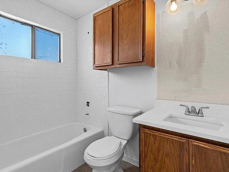 1312 Zephyr Ln — Photo 15