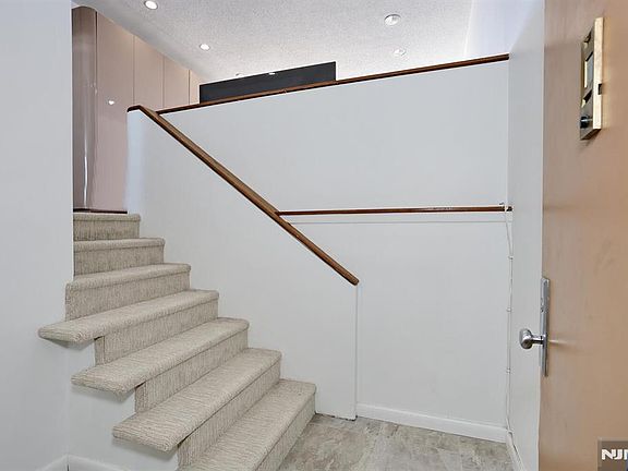 4th image of 3 Horizon Rd APT 1432