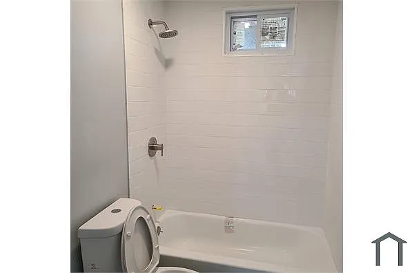 Building Photo - 728 Maplewood Ave #2L