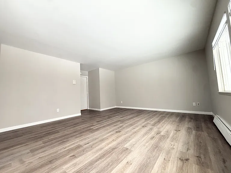 2060 Allen Blvd #20 — Photo 7