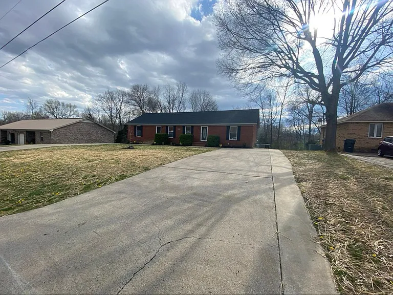 1704 Oak Hill Dr — Photo 16