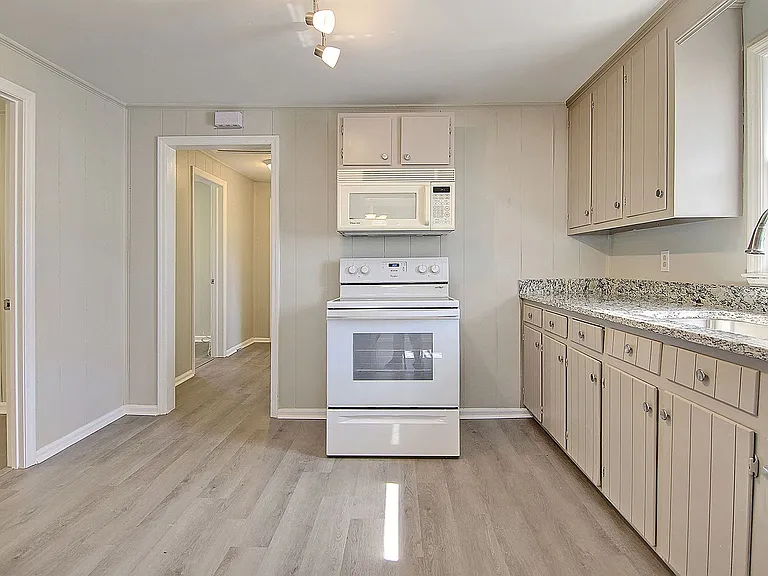 2316 Meeting Street Rd — Photo 8