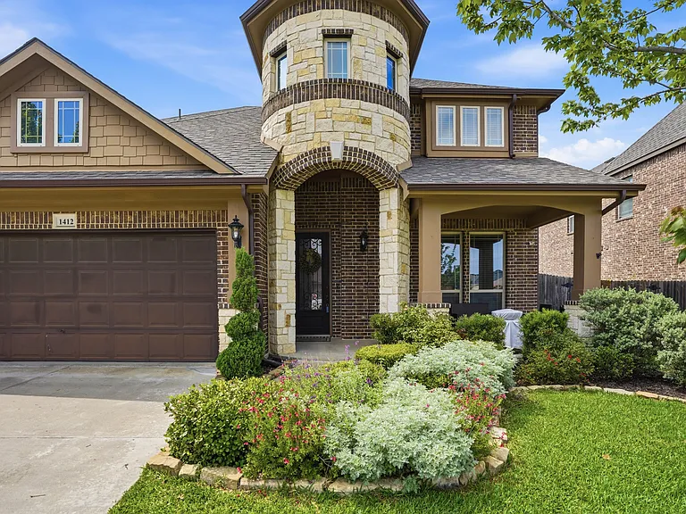 1412 Chase Way — Photo 1