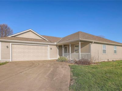 614 Sun Dr, Raymore, MO, 64083