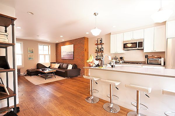 1st image of 257 Wythe Ave #1