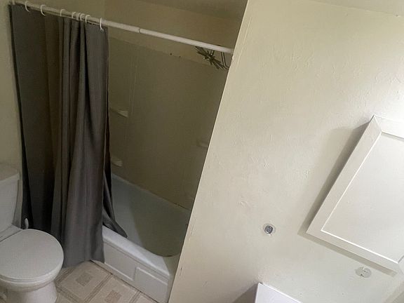 5th image of 109 Pine St