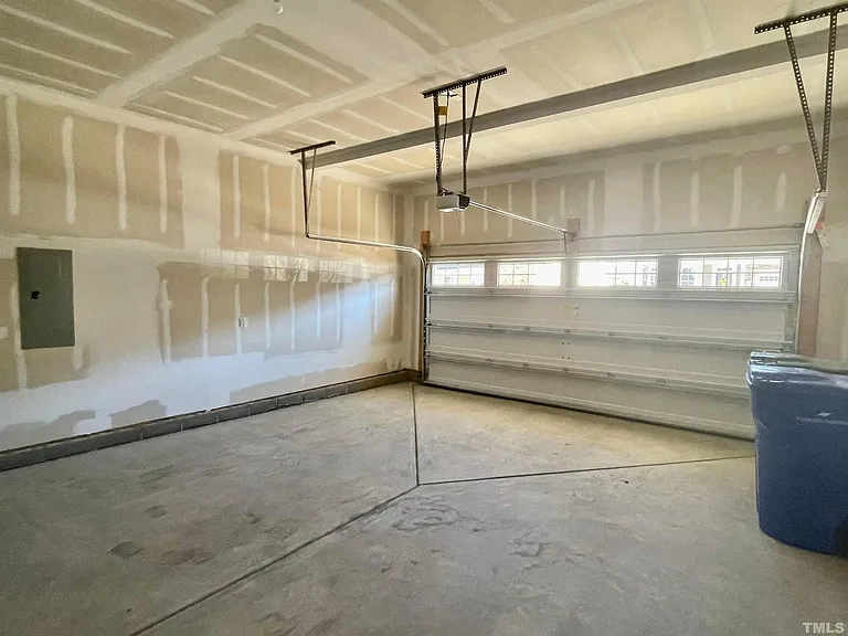 8008 Gilano Dr — Photo 38