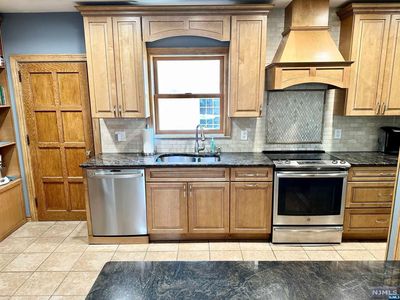 18 Madison Ave, Hasbrouck Heights, NJ, 07604