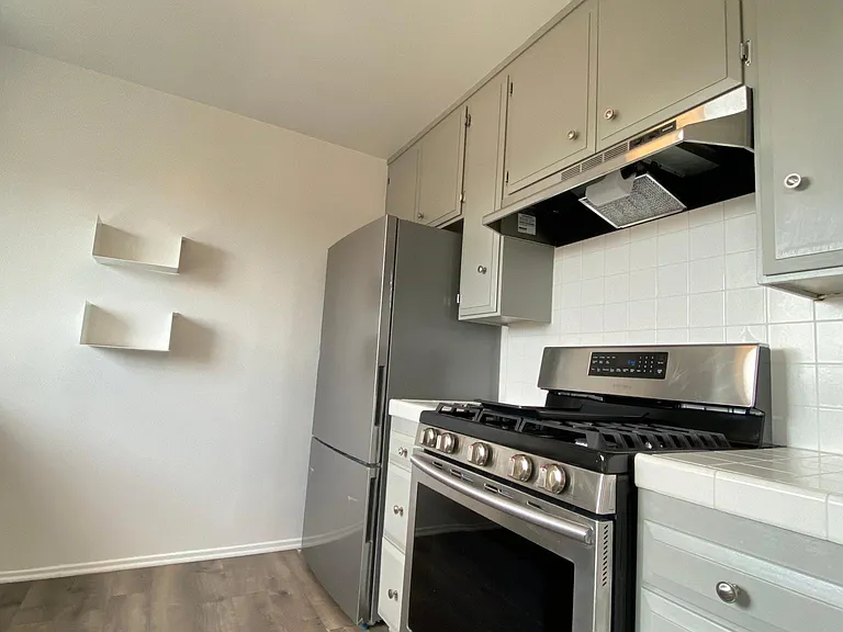 1515 Oak St #34 — Photo 9