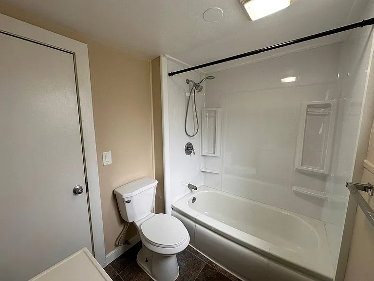 2306 J St — Photo 11