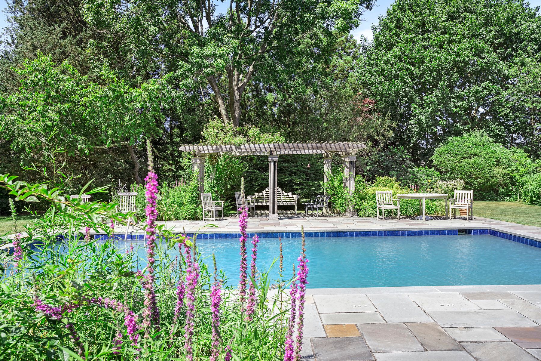 58 Quogue St in Quogue Out East