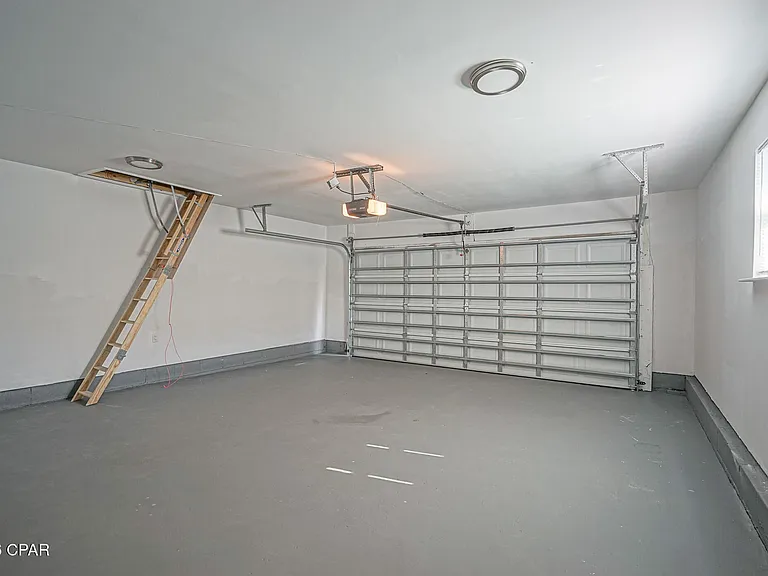 410 S Star Ave — Photo 36