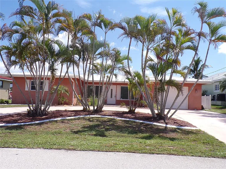 270 Belaire Ct — Photo 24