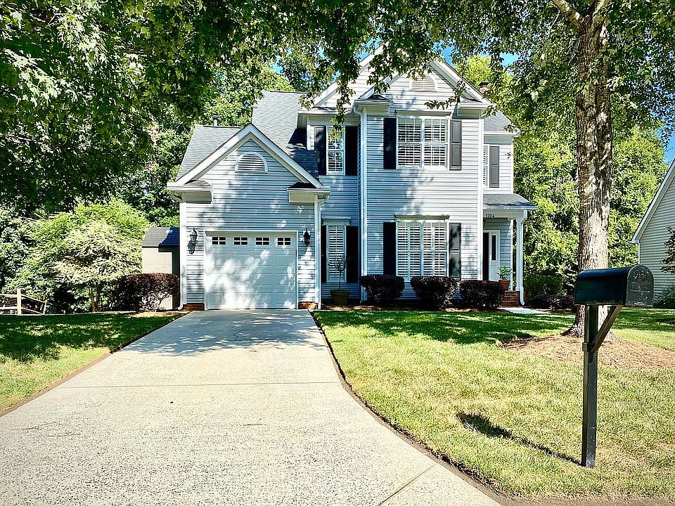 2nd image of 1704 Sugar Hollow Dr