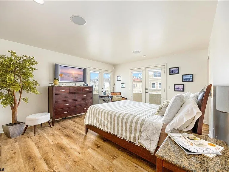 7701 Atlantic Ave #33A — Photo 31
