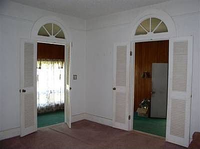 5th image of 300 Pine St